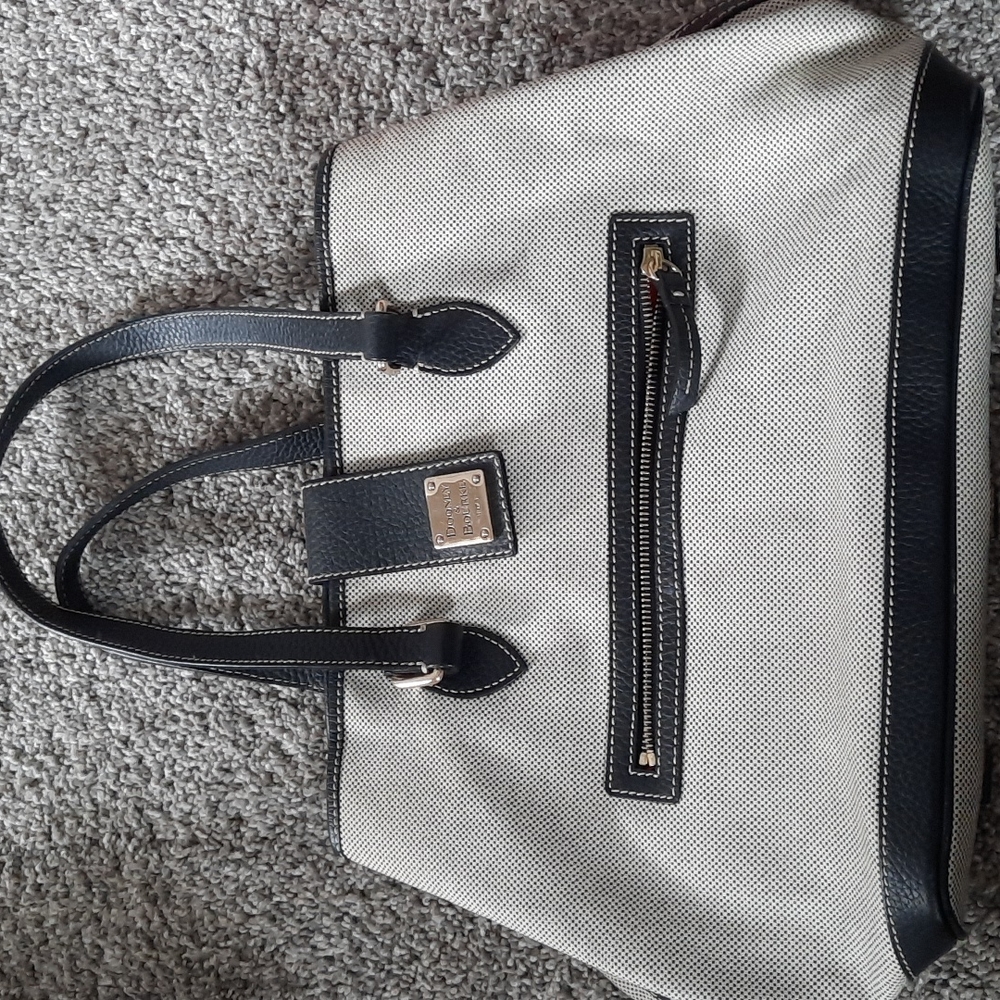 Dooney and bourke hand bag